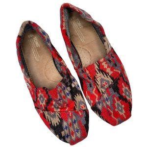 Toms mens red  colorful aztec shoe sz 9.5
